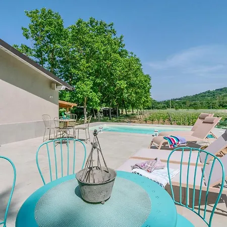 Nice home in Orte with Outdoor swimming pool, Internet&2 Bedrooms Vakantiehuis