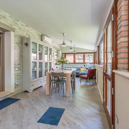 Lovely In With House A Panoramic View *