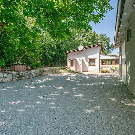 Vakantiehuis Nice home in Orte with Outdoor swimming pool, Internet&2 Bedrooms *