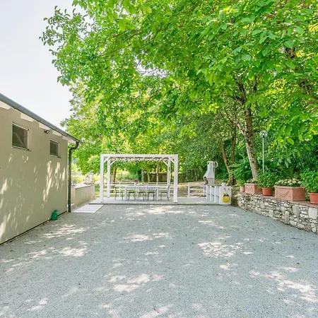 Lovely In With House A Panoramic View *